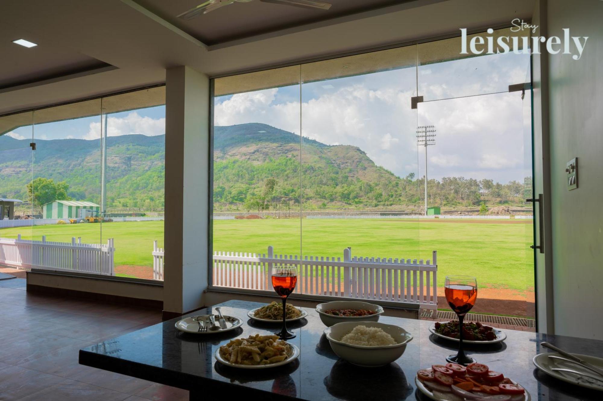 Stay Leisurely - Pavilion By The Hills, Lonavala - Stadium View Rooms Eksteriør bilde